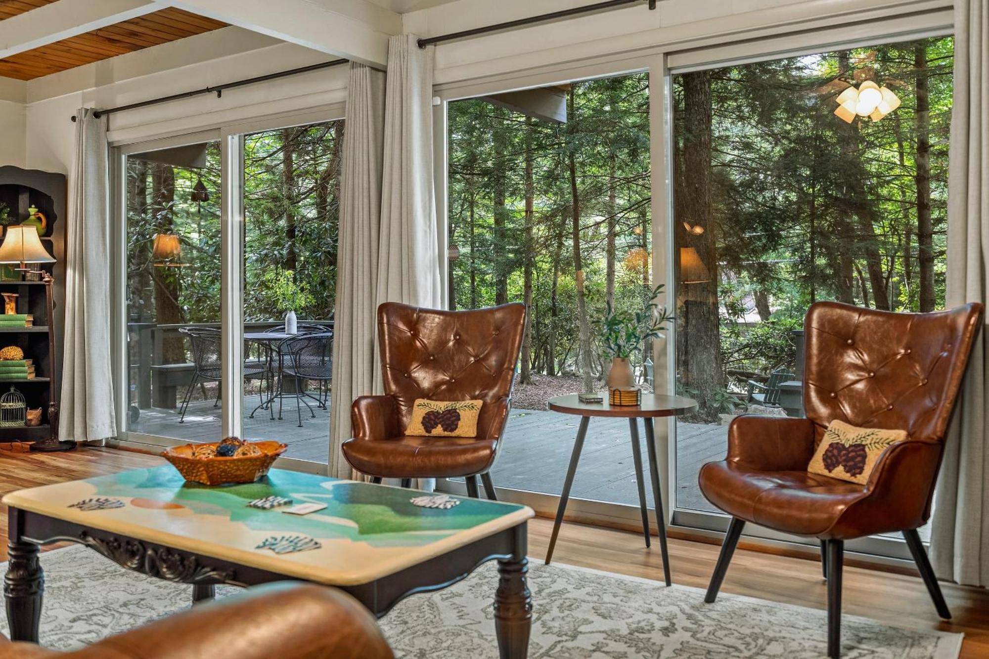 The Four Seasonal By Avantstay Hot Tub Spacious Deck Fire Pit * Pocono Pines